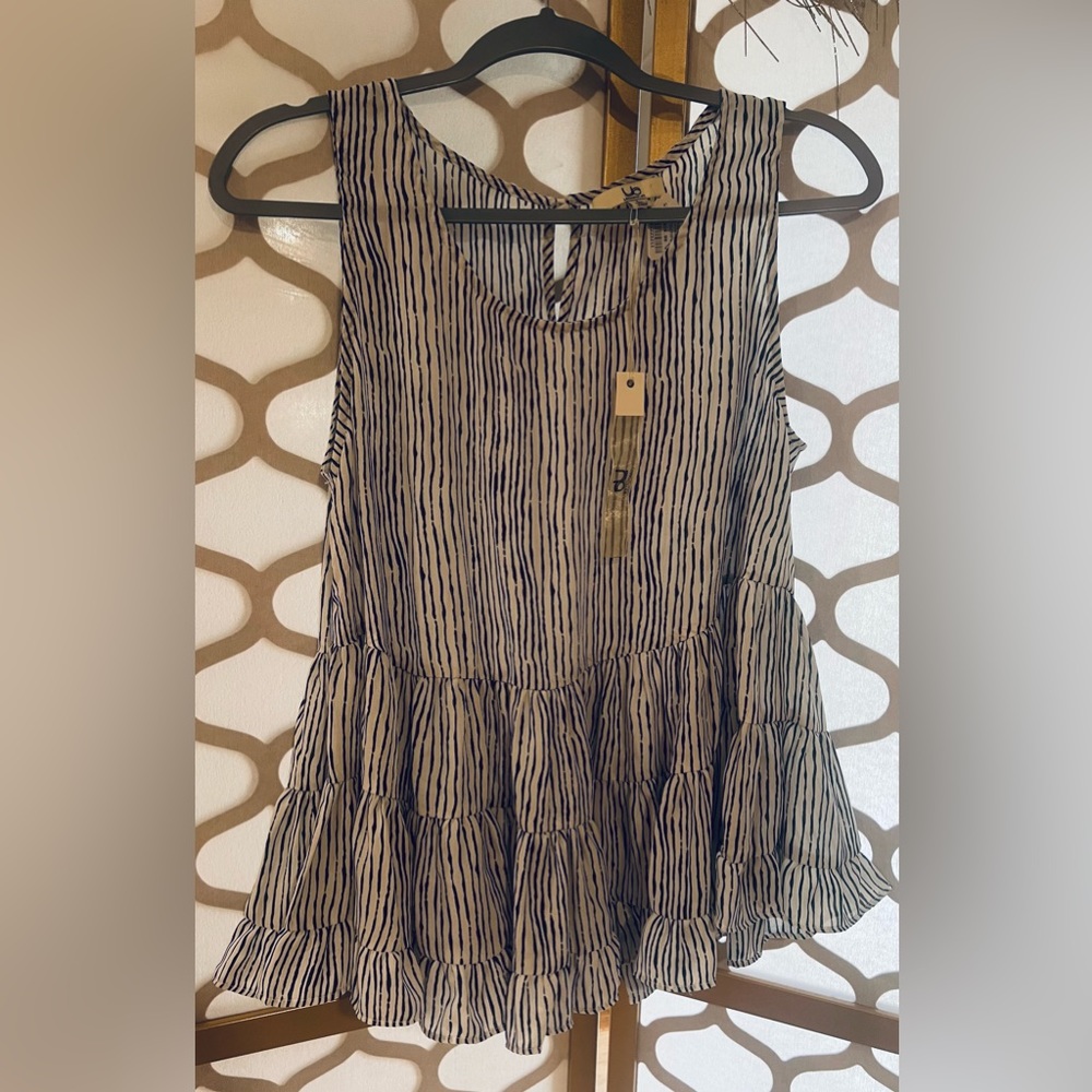 NWT Striped Top made by Ya Los Angeles. Sz L. Flowy material